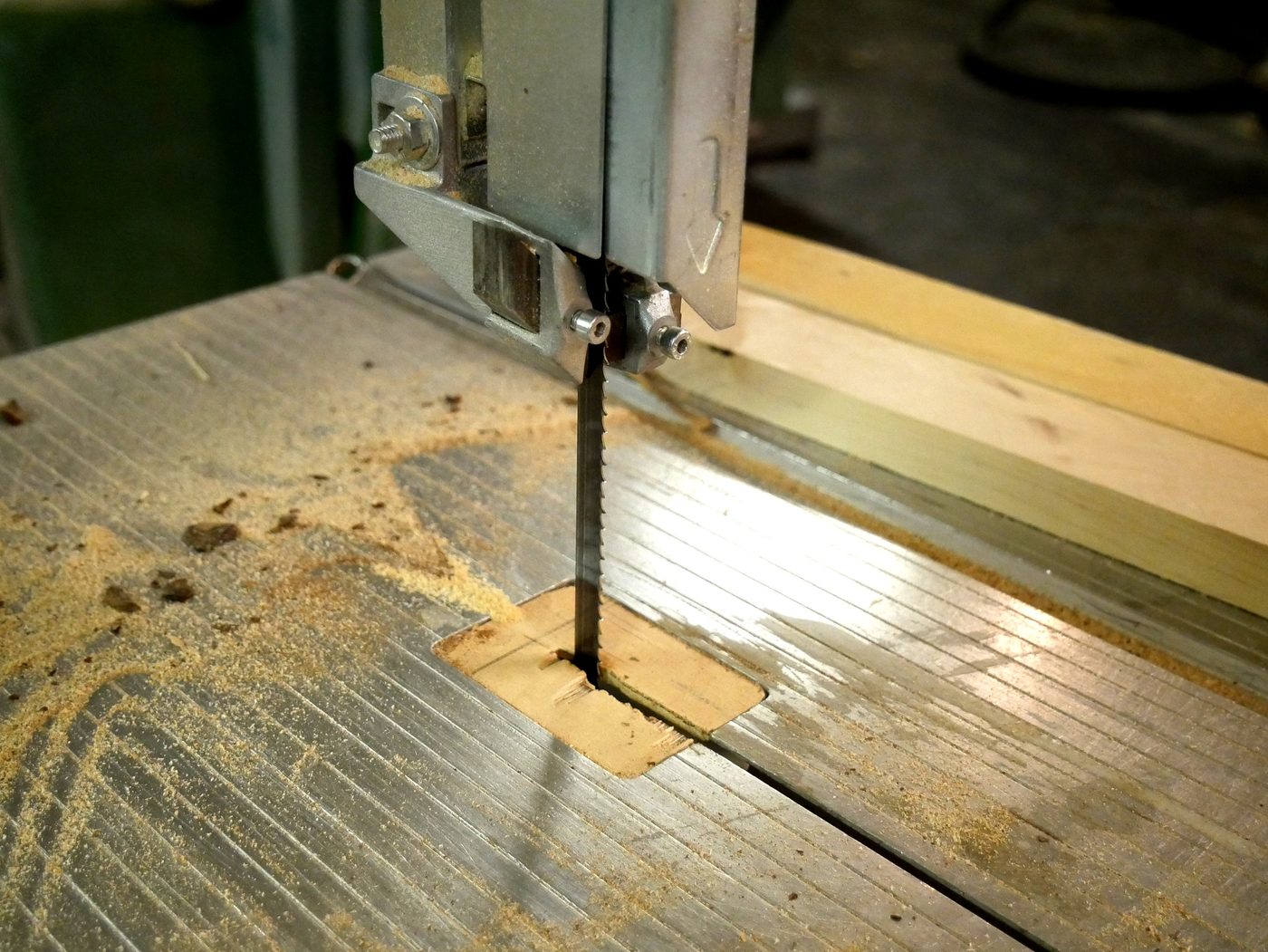 Best Sawmill Blades: Band Width, Tooth Profile and Blade Life