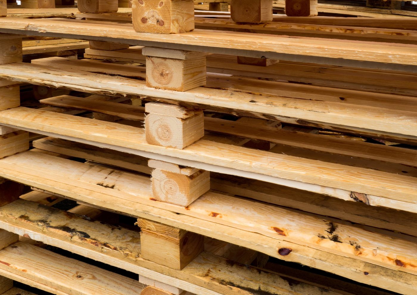 How to Start a Pallet Business: Lumber Supply, Equipment and Buyers