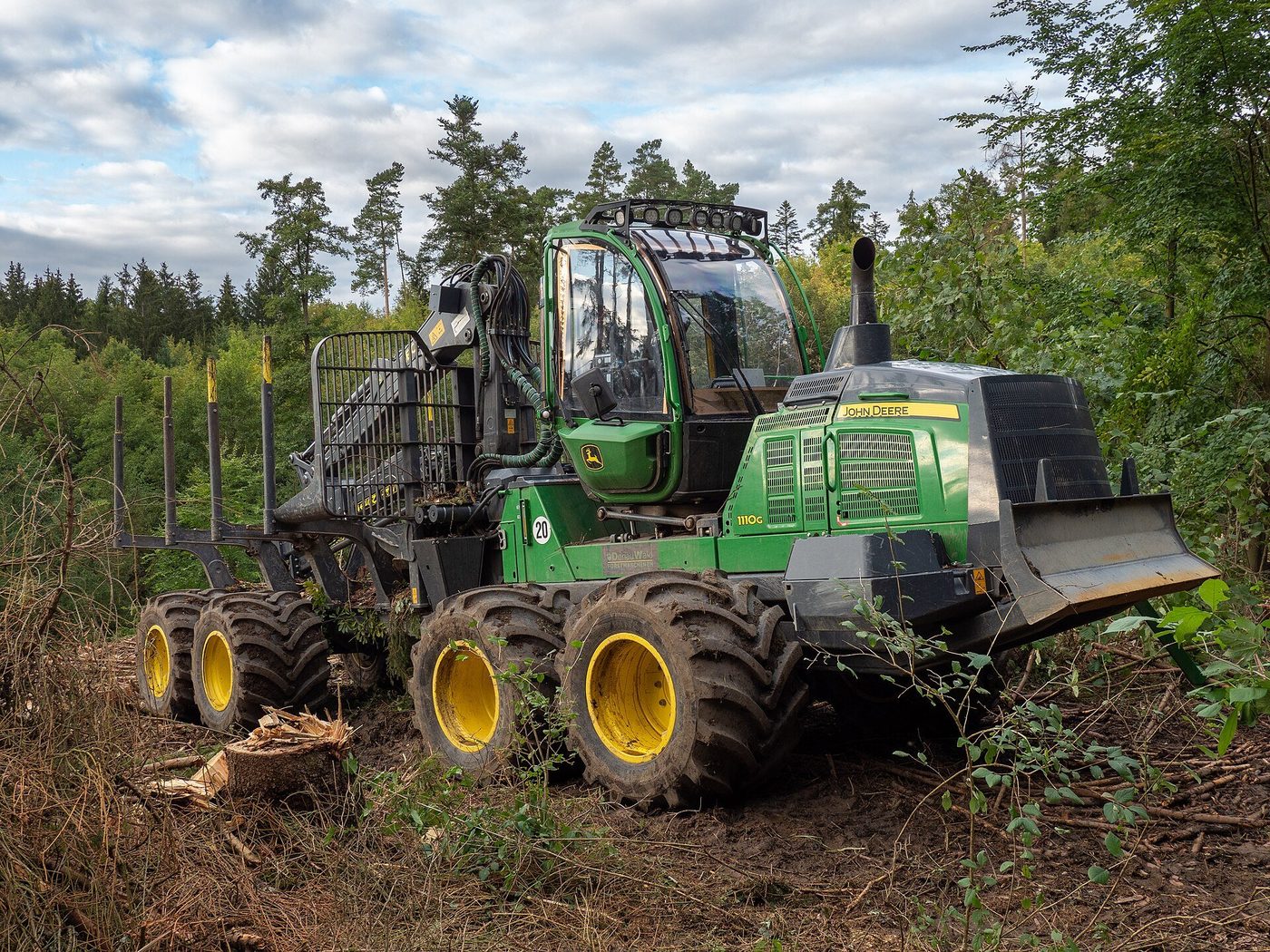 Used Forwarder Buying Guide: Bunks, Bogies, Articulation and Tires